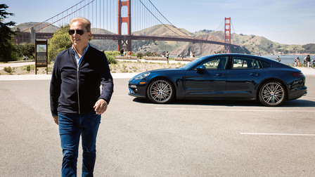 Thilo Koslowski in front of the Golden Gate Bridge, San Francisco