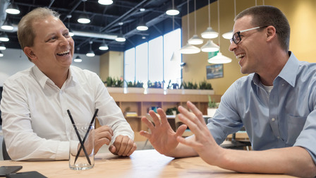 Thilo Koslowski with his colleague Thorsten Hayer (r.)