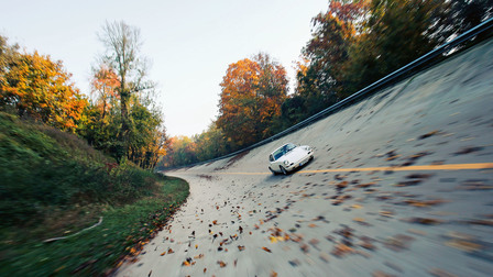 The Porsche 911 R from 1967 on the banked walls of Monza