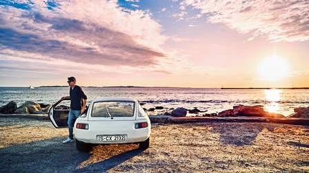 Andrew Phinney with his Porsche 928