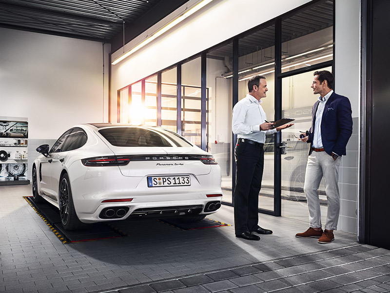 Your official Porsche Service | Only at Porsche Centers - Porsche Canada