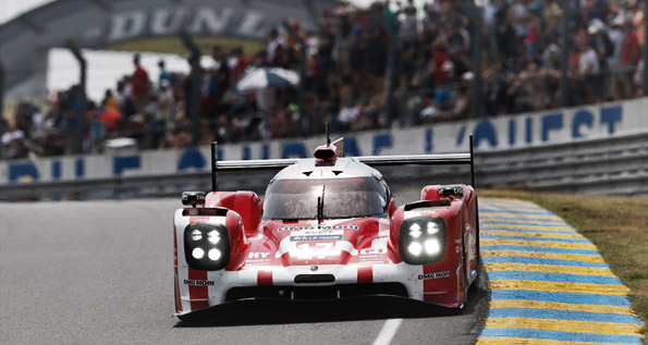 Porsche 919 Hybrid, Porsche Team: Bernhard, Webber, Hartley